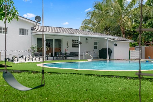 18901 NW 10th Ct, Miami Gardens, FL 33169