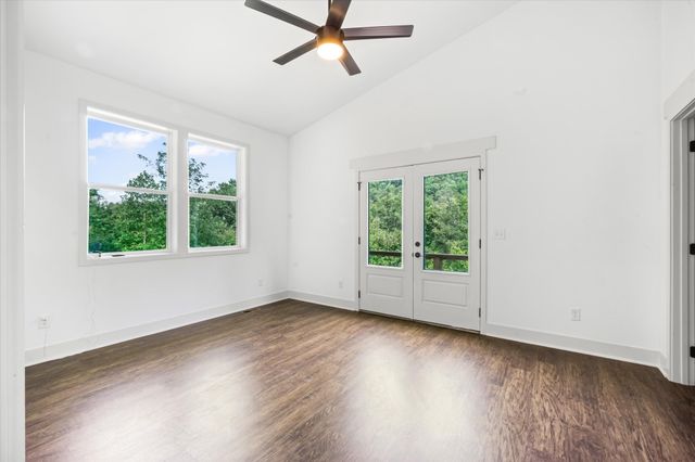700 Shoreside Dr, Smithville, TN 37166