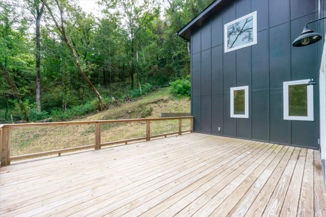 700 Shoreside Dr, Smithville, TN 37166