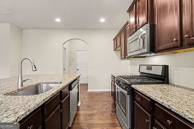 2524 Morgan Chase Drive, Buford, GA 30519