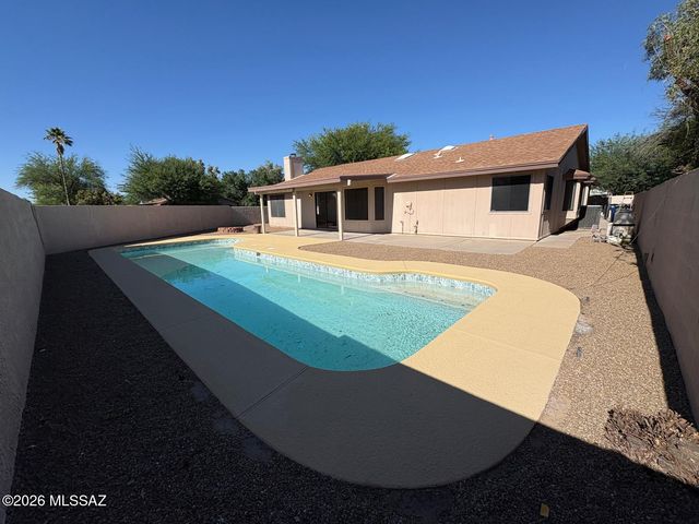 6070 S Oyama Drive, Tucson, AZ 85746