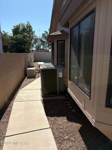 6070 S Oyama Drive, Tucson, AZ 85746