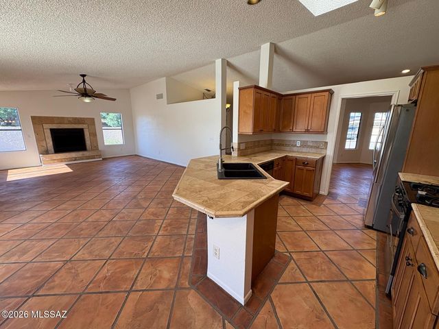 6070 S Oyama Drive, Tucson, AZ 85746
