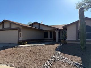 6070 S Oyama Drive, Tucson, AZ 85746