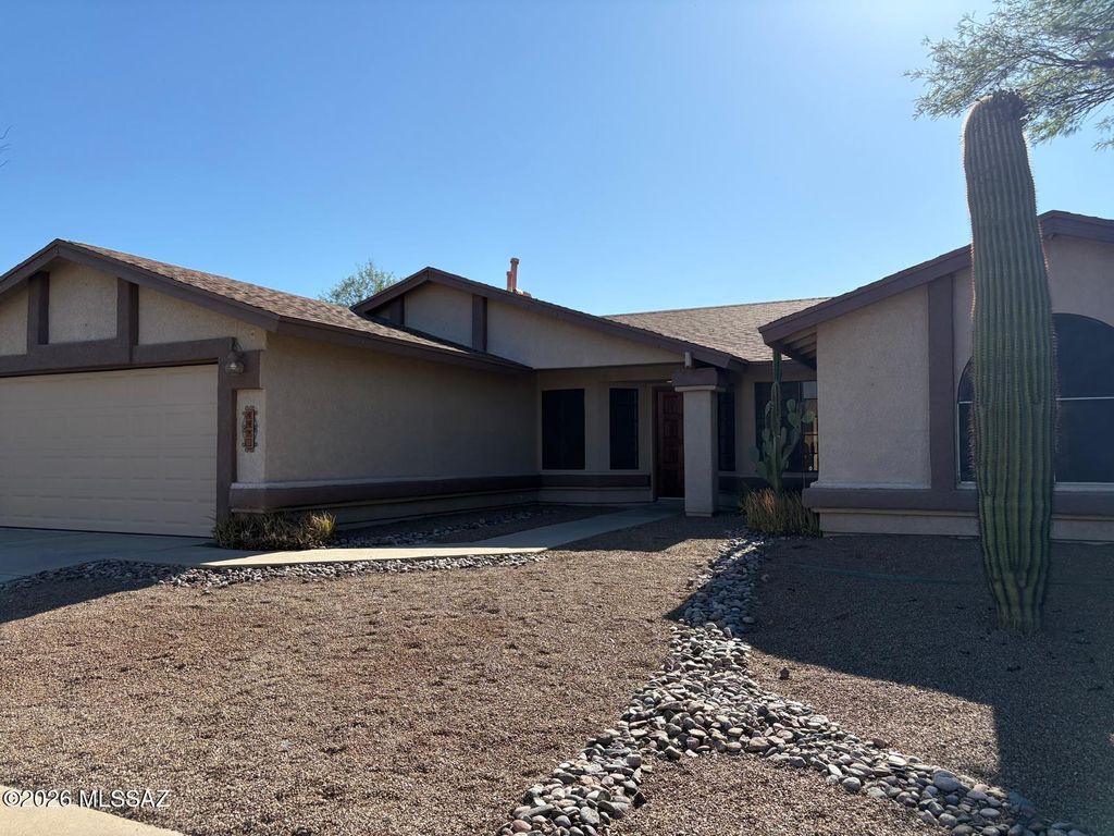 6070 S Oyama Drive, Tucson, AZ 85746