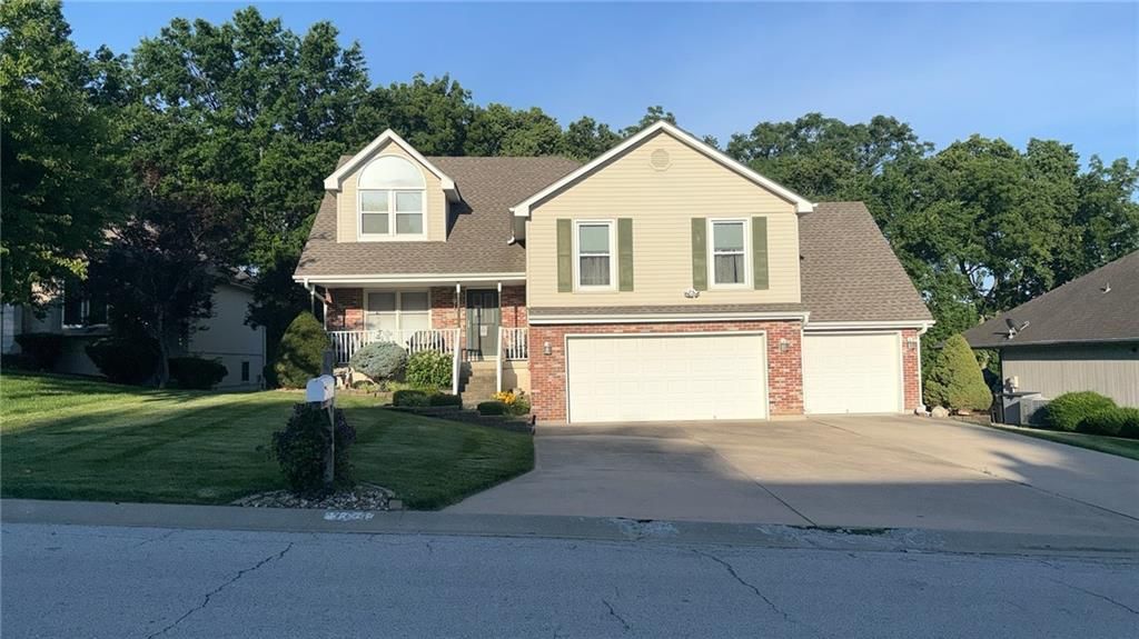 3329 Gateway Drive, Independence, MO 64057