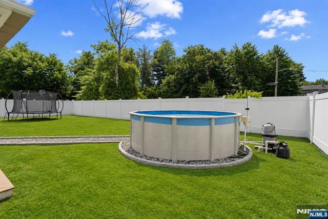 15 Robby Road, Little Ferry, NJ 07643