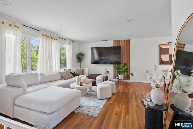 15 Robby Road, Little Ferry, NJ 07643