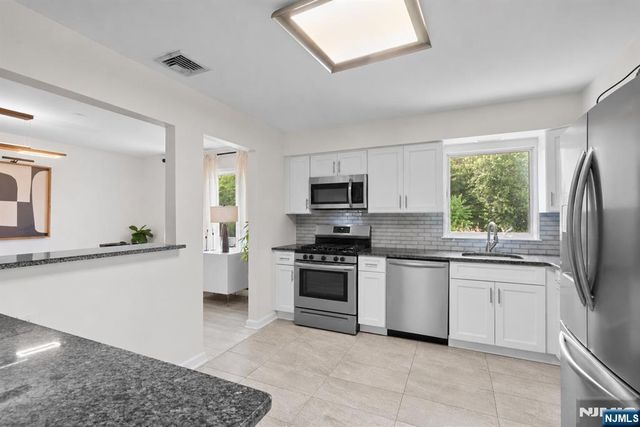 15 Robby Road, Little Ferry, NJ 07643