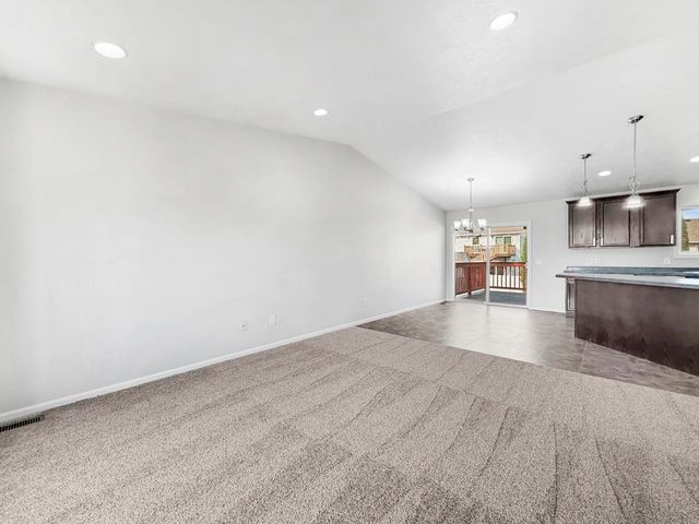 1801 Sunset Blvd, Minot, ND 58703