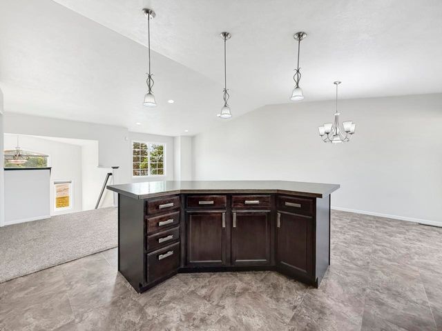 1801 Sunset Blvd, Minot, ND 58703