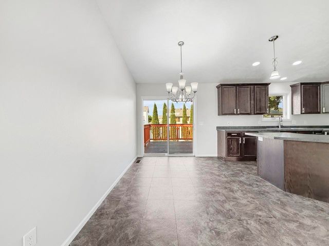 1801 Sunset Blvd, Minot, ND 58703