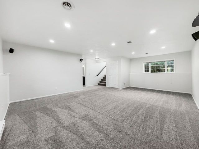 1801 Sunset Blvd, Minot, ND 58703