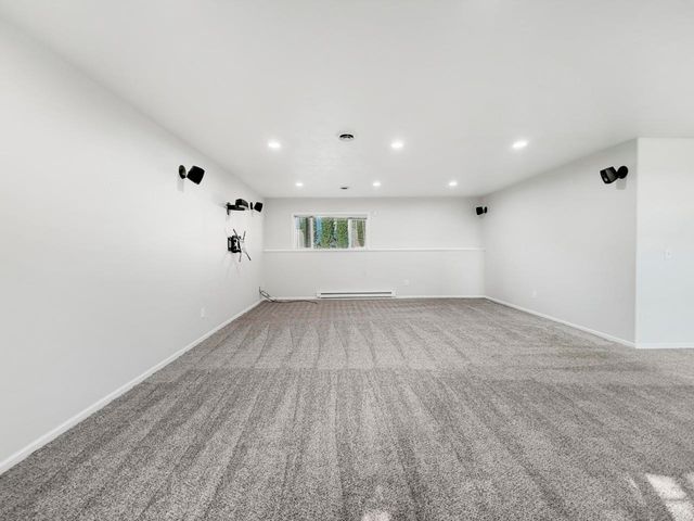 1801 Sunset Blvd, Minot, ND 58703