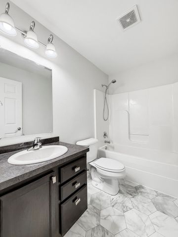 1801 Sunset Blvd, Minot, ND 58703