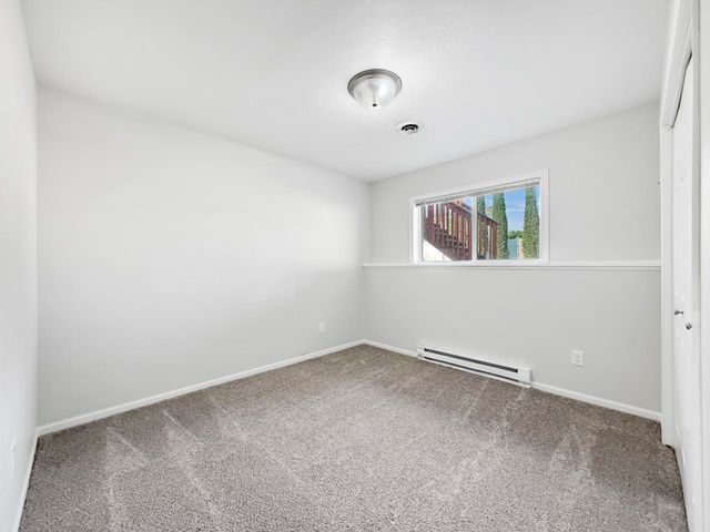 1801 Sunset Blvd, Minot, ND 58703