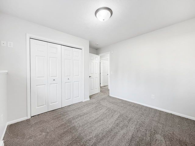 1801 Sunset Blvd, Minot, ND 58703