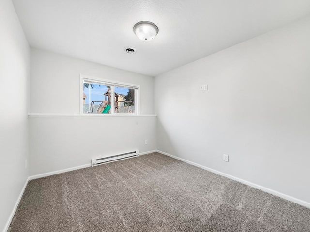 1801 Sunset Blvd, Minot, ND 58703