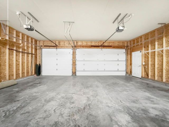1801 Sunset Blvd, Minot, ND 58703