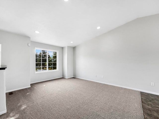 1801 Sunset Blvd, Minot, ND 58703