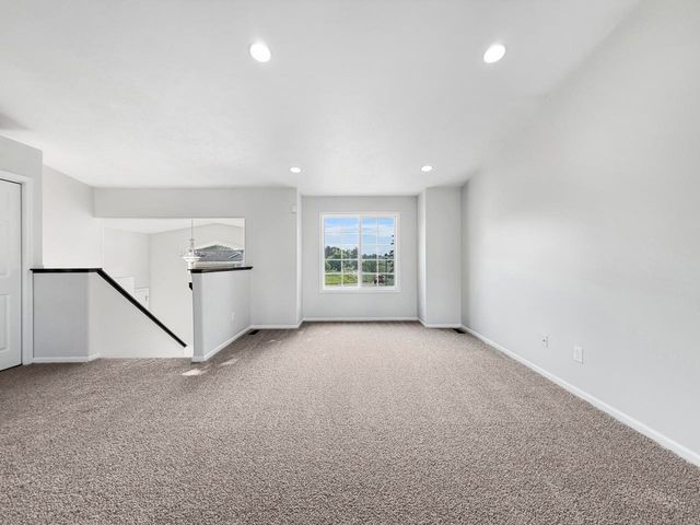 1801 Sunset Blvd, Minot, ND 58703