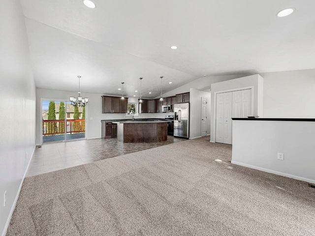 1801 Sunset Blvd, Minot, ND 58703