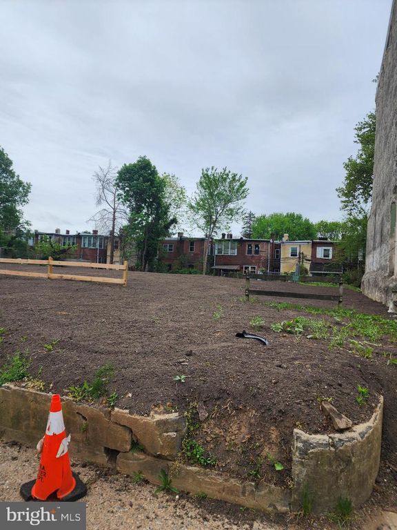 5852 WILLOWS AVE, Philadelphia, PA 19143