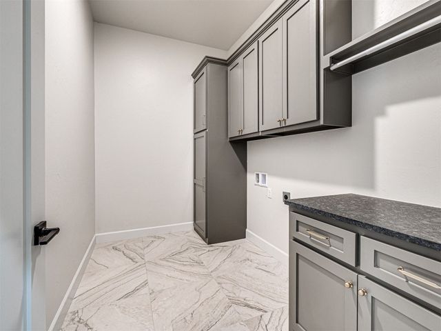 9213 Taggert Lane, Yukon, OK 73099