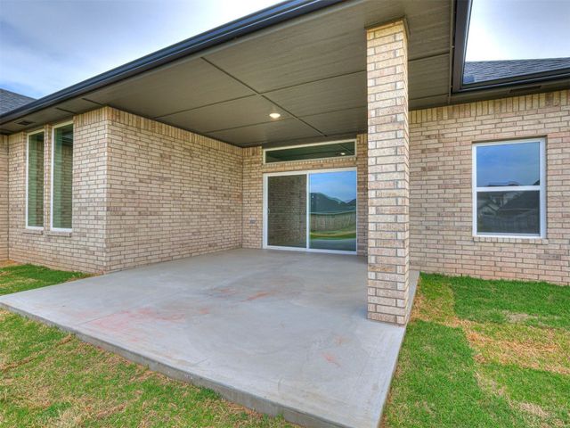 9213 Taggert Lane, Yukon, OK 73099