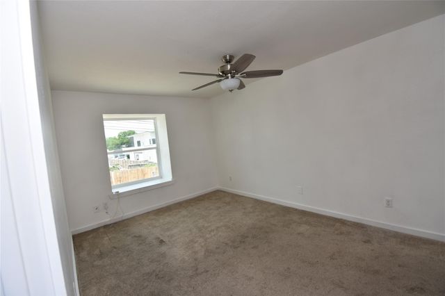 300 E Croslin ST 114, Austin, TX 78752