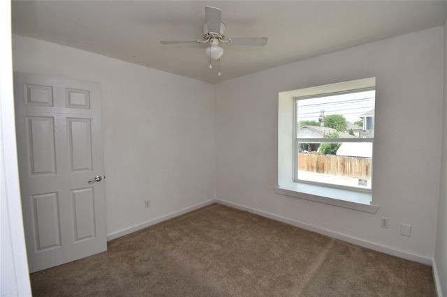 300 E Croslin ST 114, Austin, TX 78752