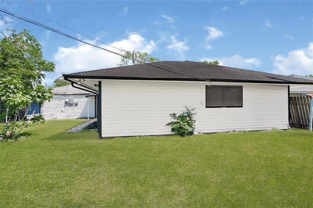 5538 Berry Creek Dr, Houston, TX 77017