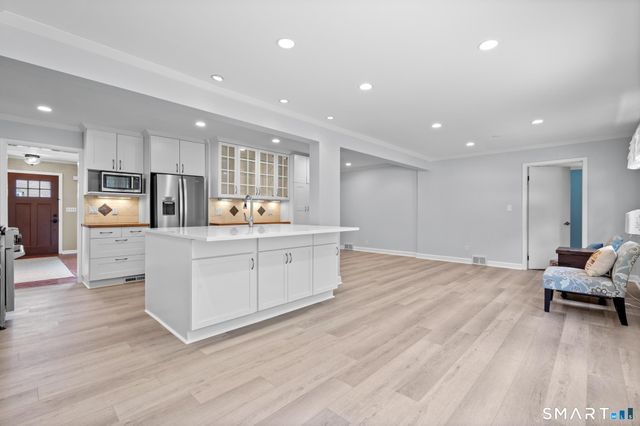 45 Woodridge Circle, Trumbull, CT 06611