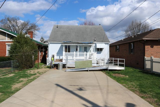 208 32nd Street W, Huntington, WV 25704