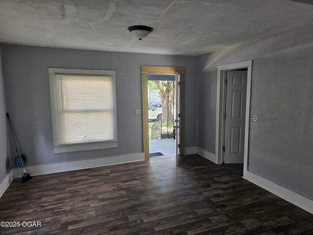 1919 S Porter Avenue, Joplin, MO 64804