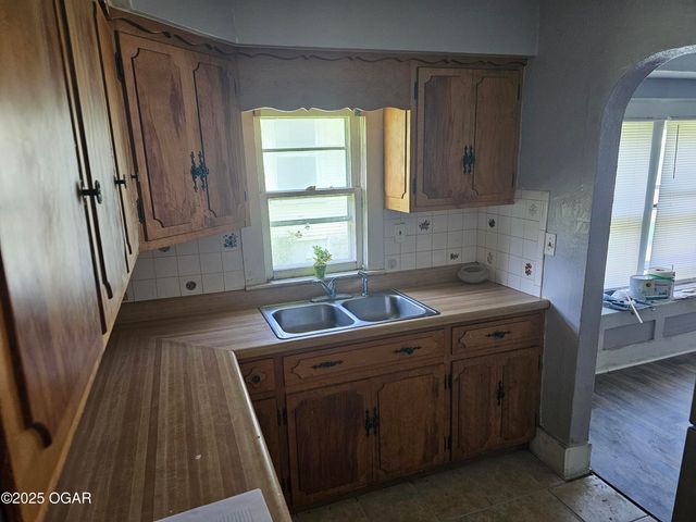 1919 S Porter Avenue, Joplin, MO 64804