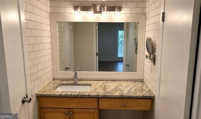 1150 Collier Road I15, Atlanta, GA 30318