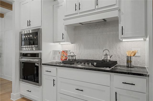 1111 Canyon Maple Street, Centerton, AR 72719