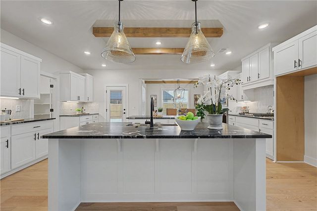 1111 Canyon Maple Street, Centerton, AR 72719