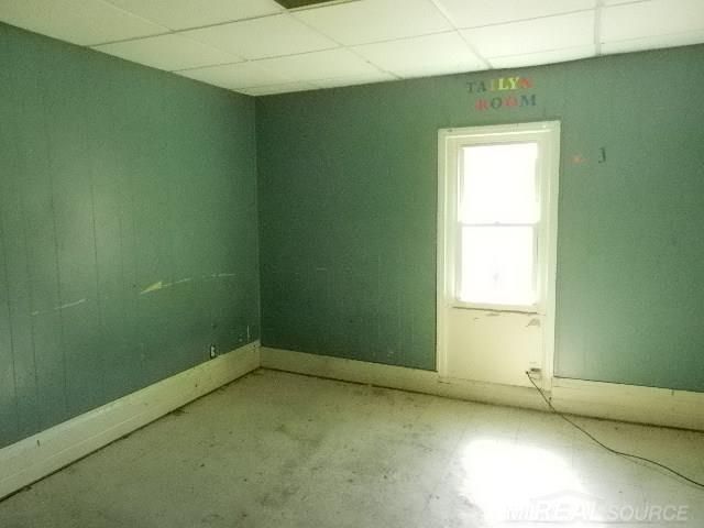 33 Parkview Avenue, Mt Clemens, MI 48043