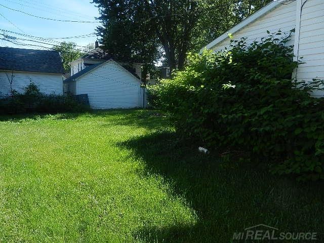 33 Parkview Avenue, Mt Clemens, MI 48043