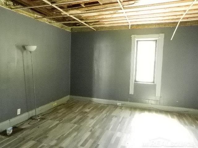33 Parkview Avenue, Mt Clemens, MI 48043