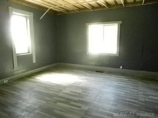 33 Parkview Avenue, Mt Clemens, MI 48043