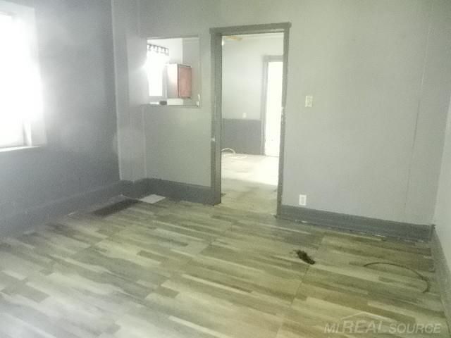33 Parkview Avenue, Mt Clemens, MI 48043