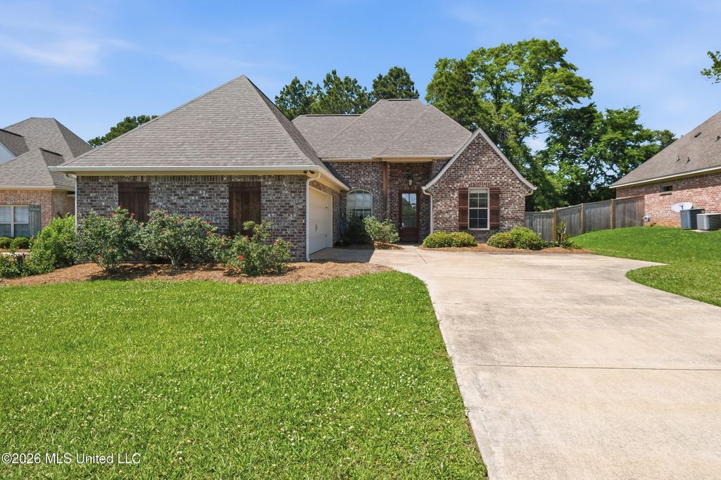118 Sweetbriar Circle, Canton, MS 39046
