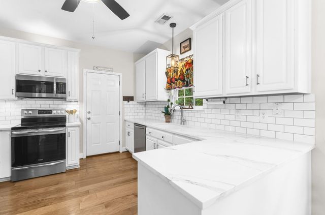1007 Steelechase Lane, Hanahan, SC 29410