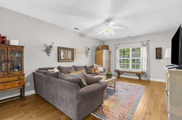 1007 Steelechase Lane, Hanahan, SC 29410