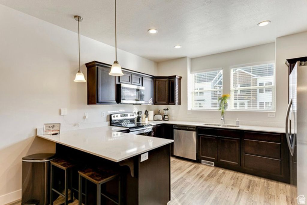 Image 6 of property listing at 2019 N 3930 W, Lehi, UT 84043