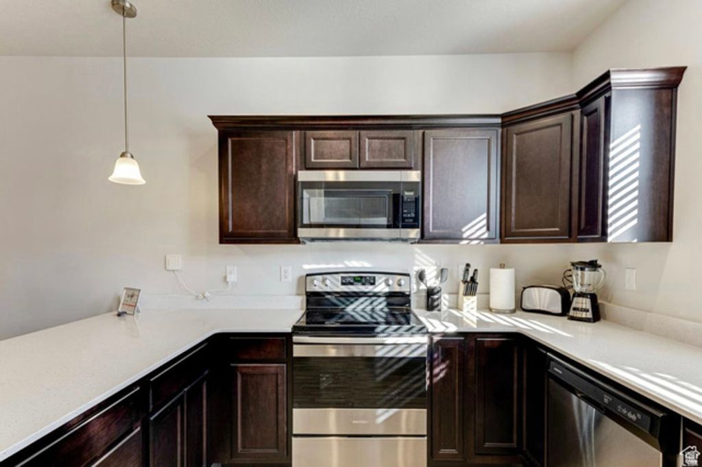 Image 8 of property listing at 2019 N 3930 W, Lehi, UT 84043