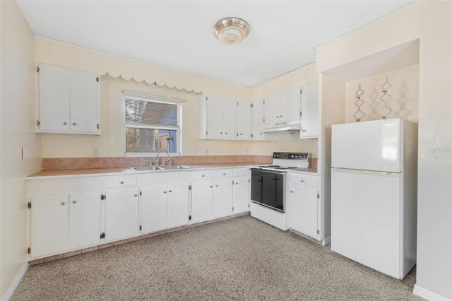 2418 N LINKS AVENUE, Sarasota, FL 34234